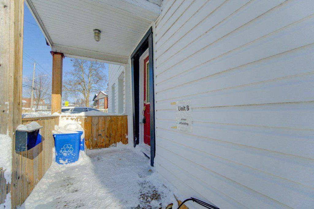 Kitchener, ON N2H 1N4,190 Lancaster ST E