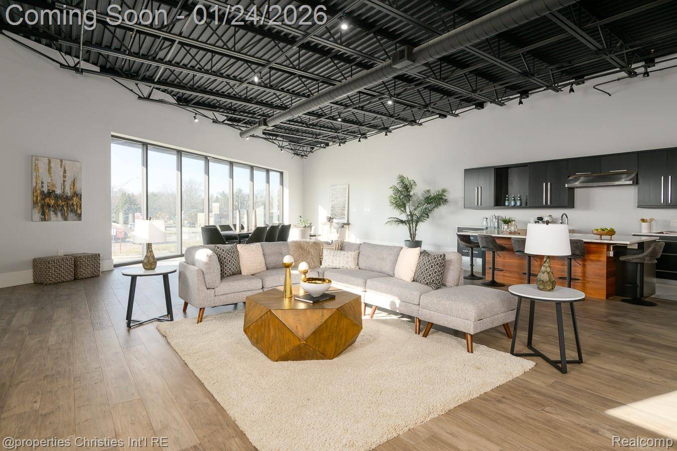 Royal Oak, MI 48073,32686 Woodward AVE #D