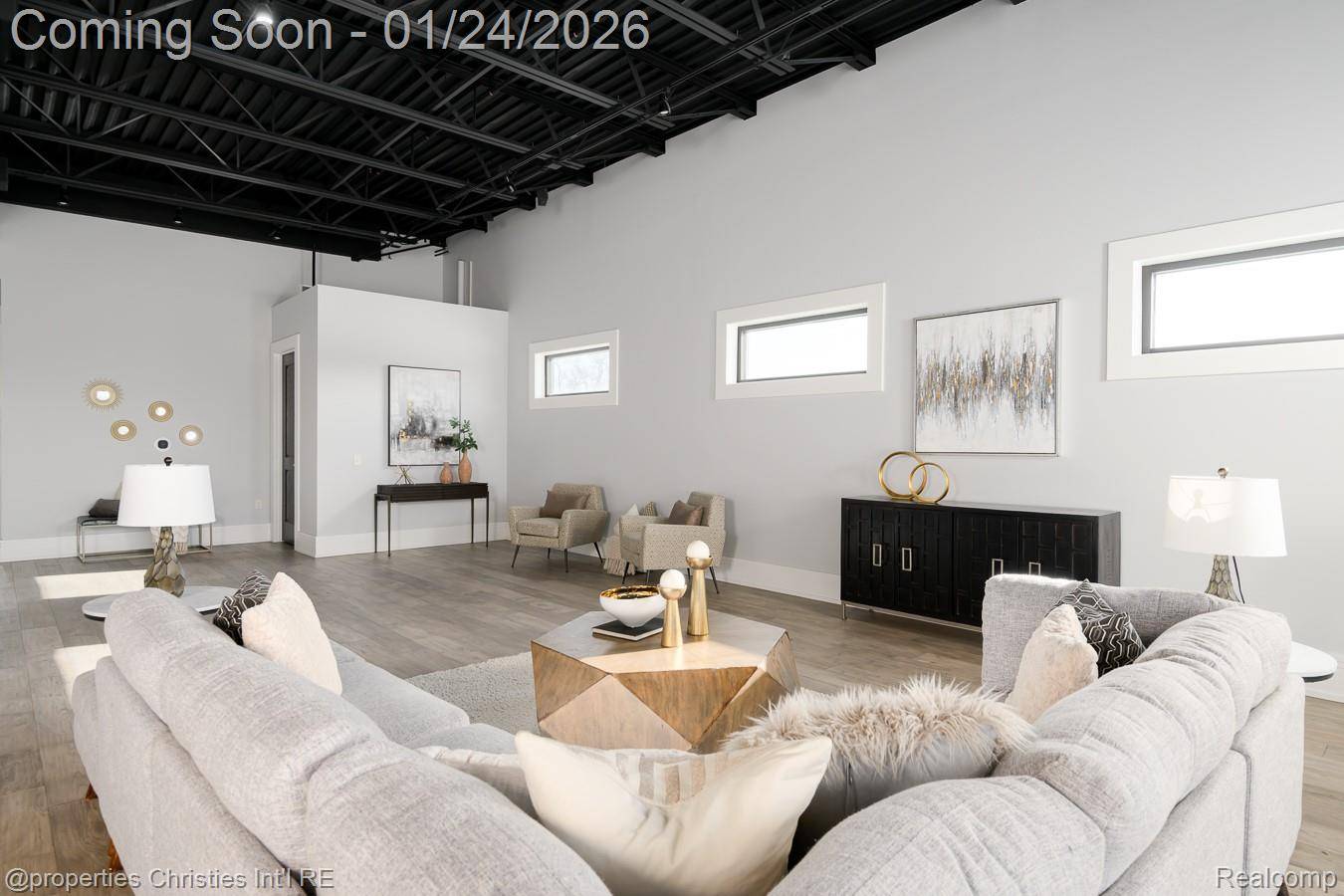 Royal Oak, MI 48073,32686 Woodward AVE #D