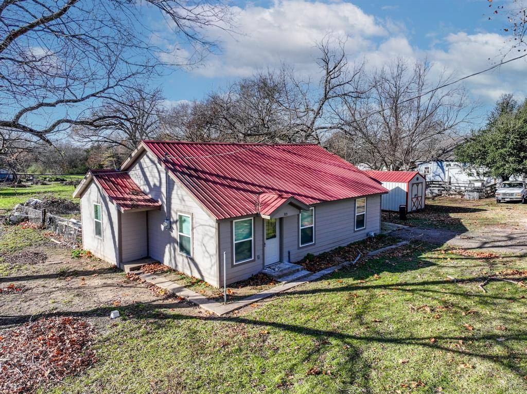 Como, TX 75431,305 Gaskins Street
