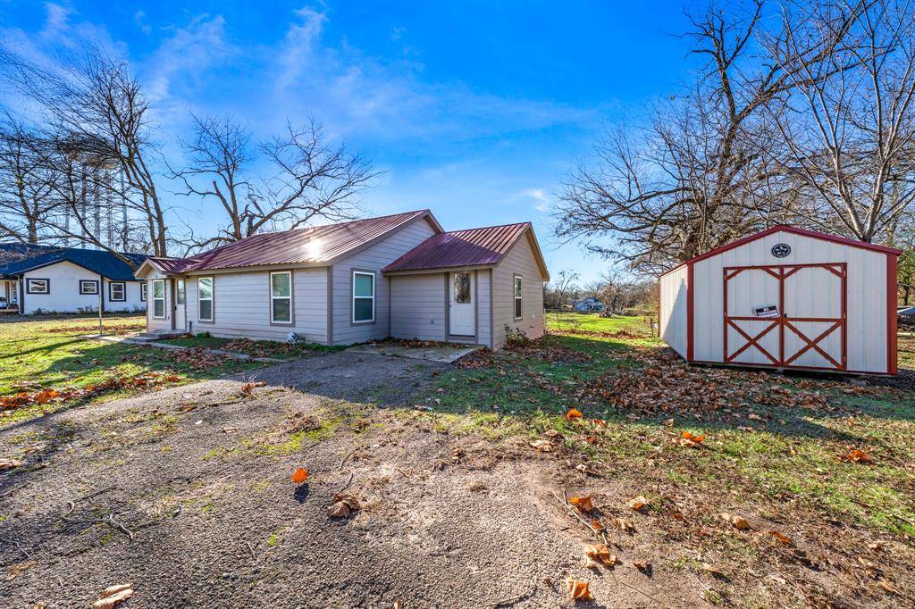 Como, TX 75431,305 Gaskins Street