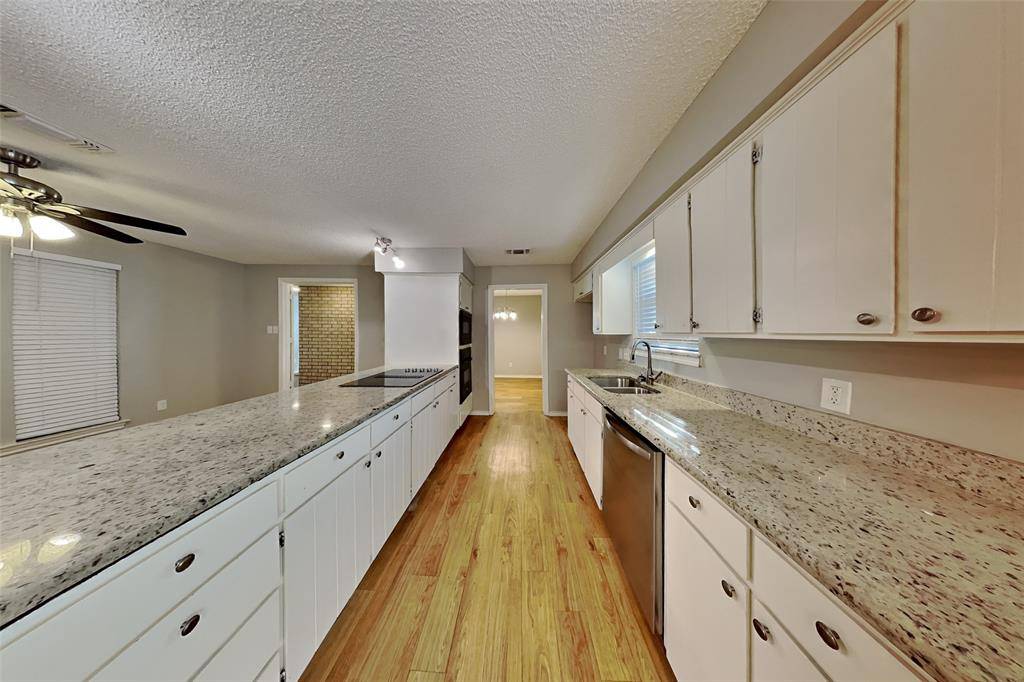 Benbrook, TX 76126,220 Meadowhill Drive