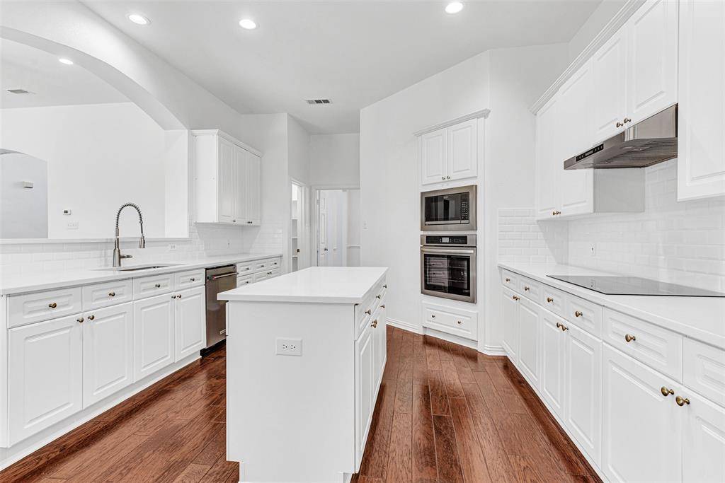 Plano, TX 75024,4332 RISINGHILL Drive