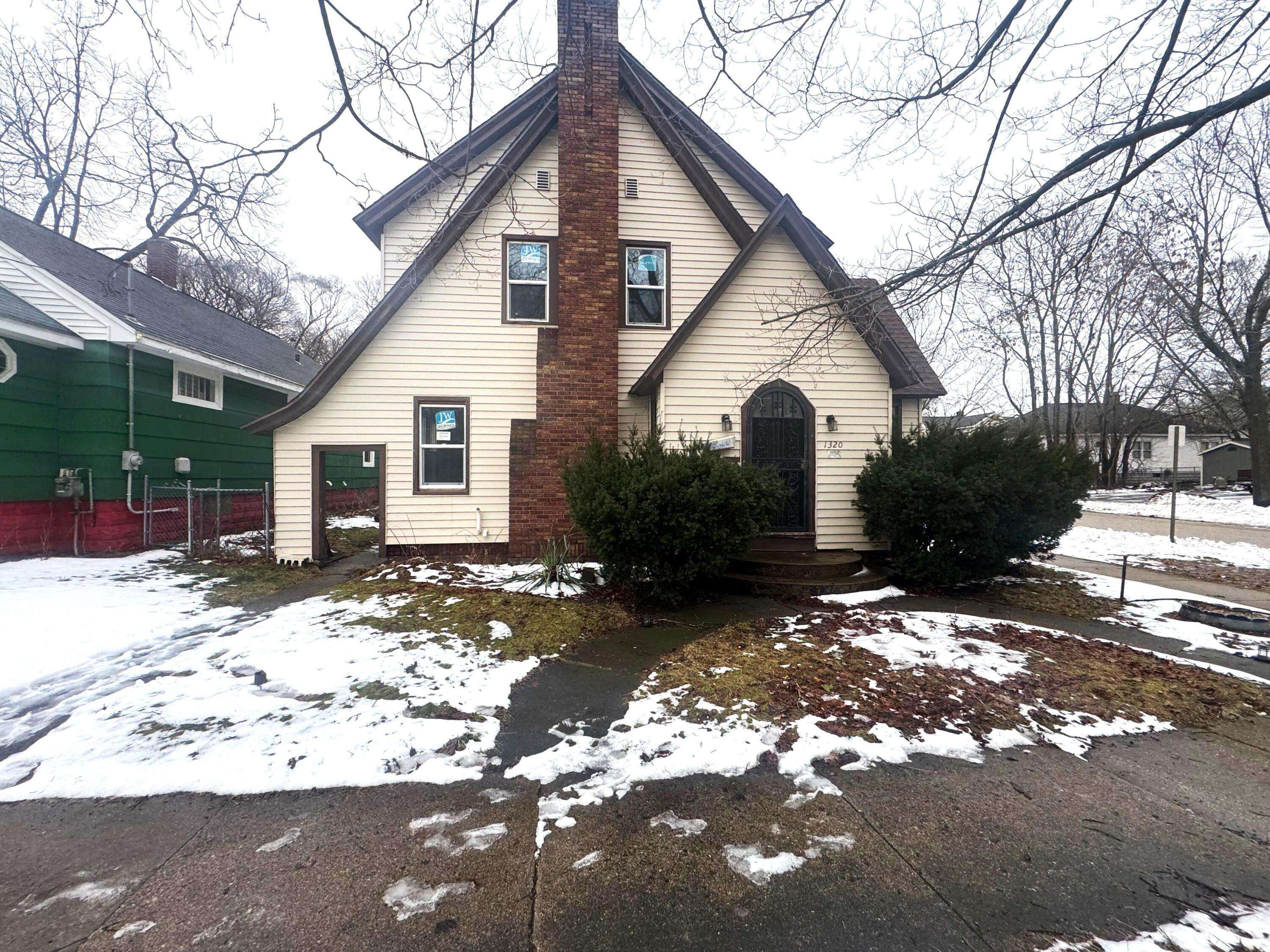 Muskegon, MI 49441,1320 6th ST