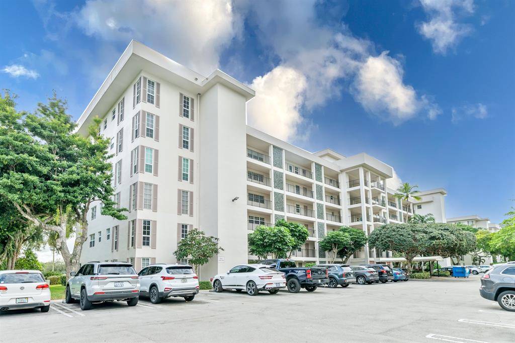 Pompano Beach, FL 33069,2950 N Palm Aire Dr #401