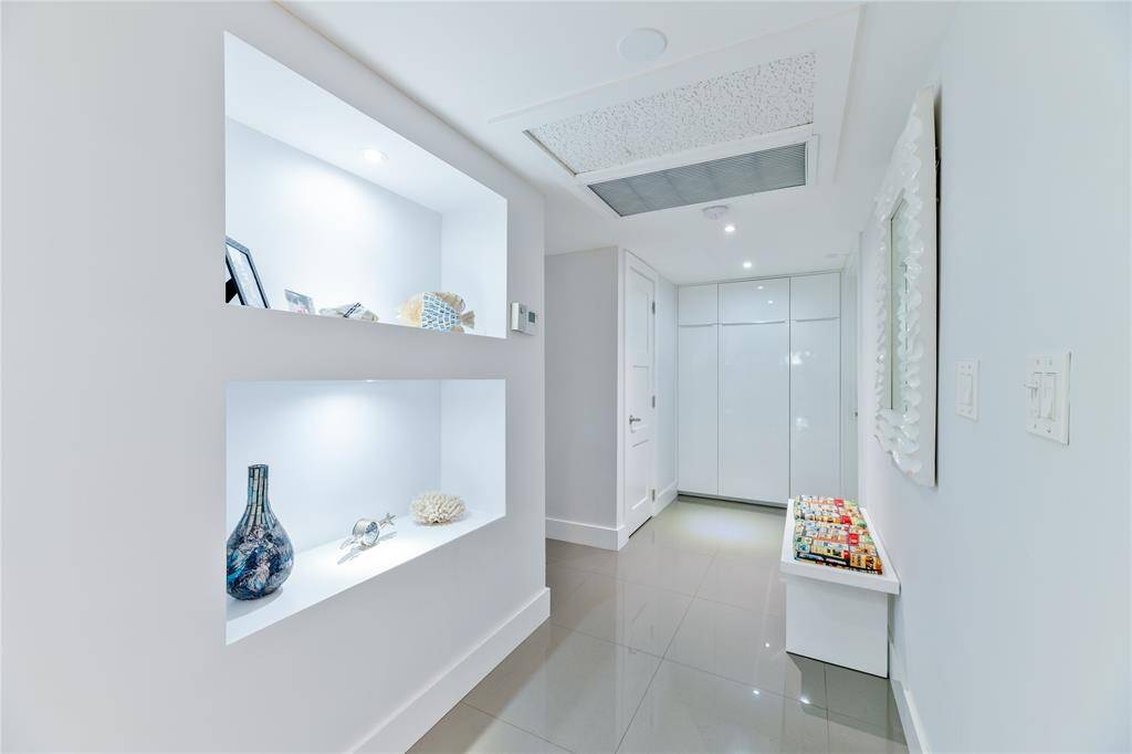 Pompano Beach, FL 33069,2950 N Palm Aire Dr #401