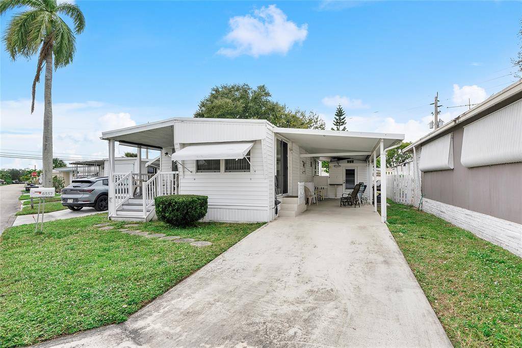 Davie, FL 33324,8557 SW 15th Ct