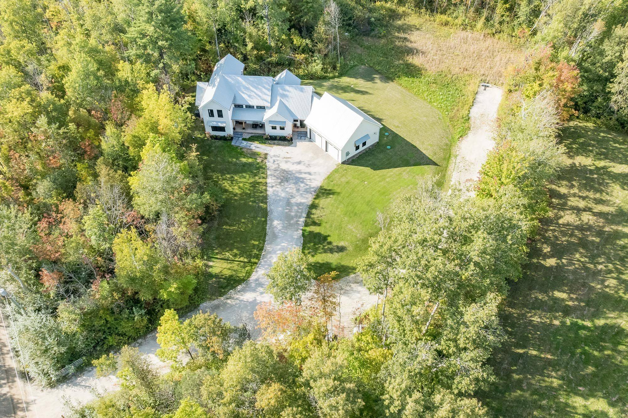 King, ON L9N 1G6,190 Toll RD