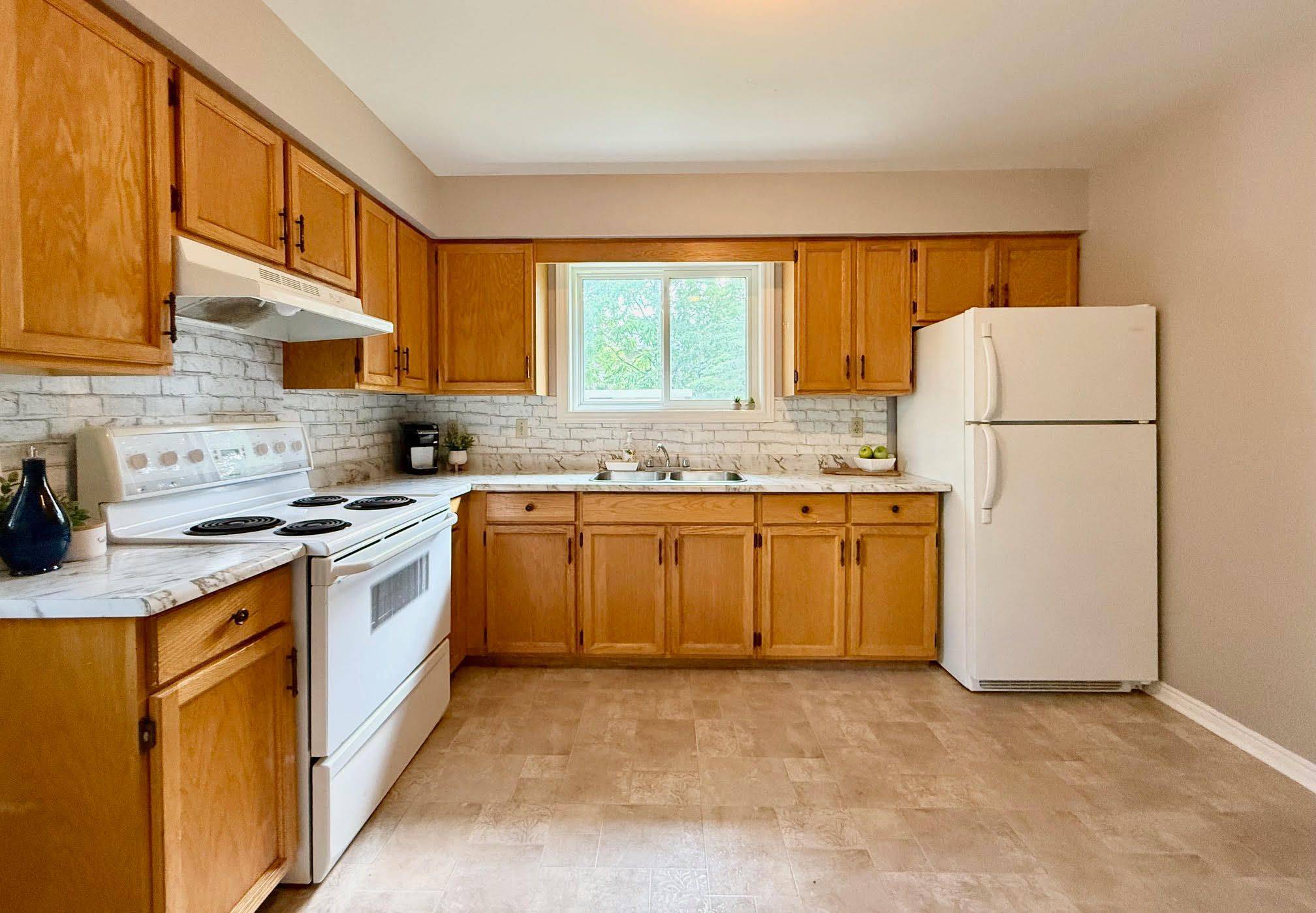 Orillia, ON L3V 3T1,19 South ST