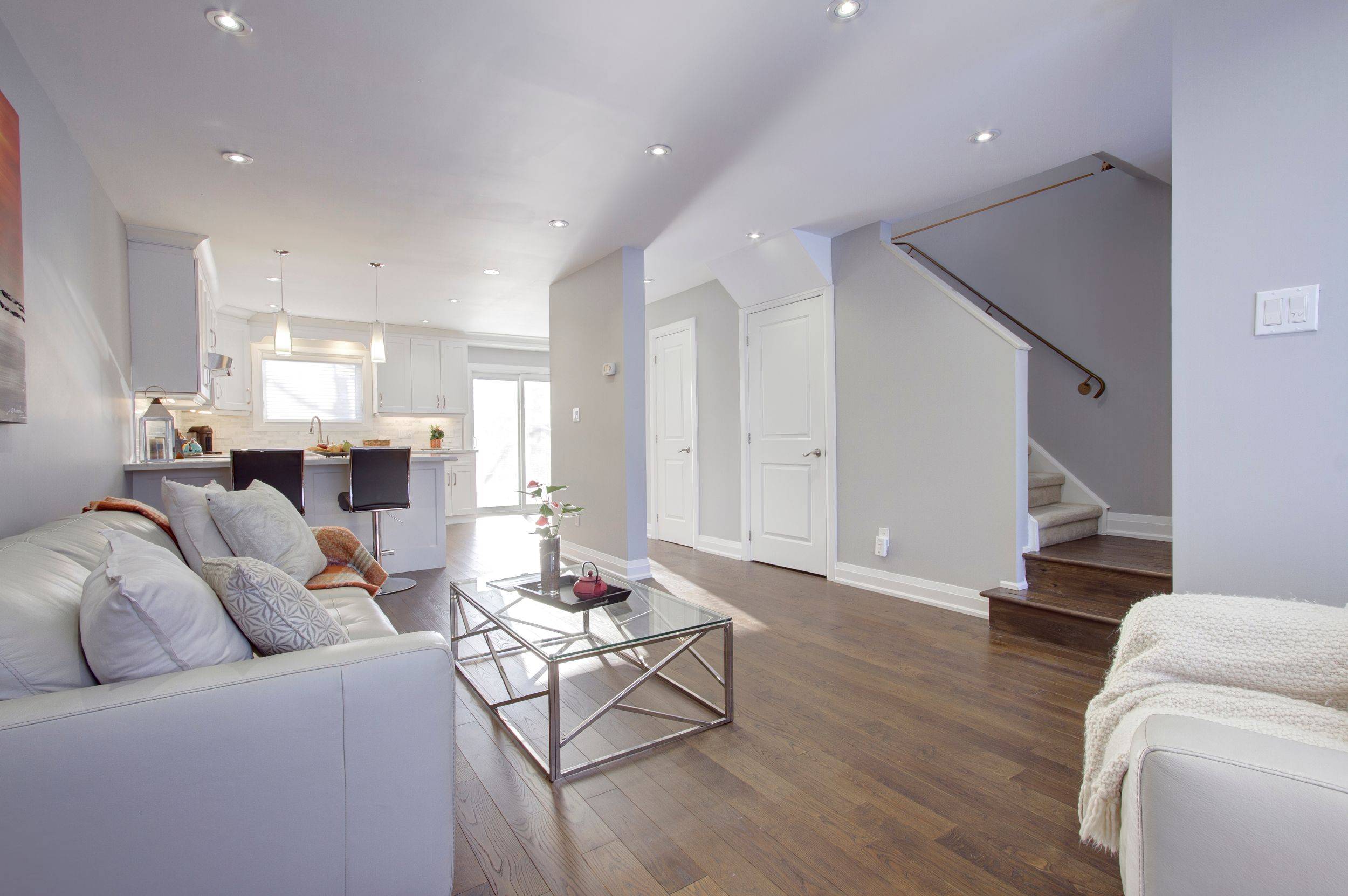 Oakville, ON L6H 5K5,214 Ross LN