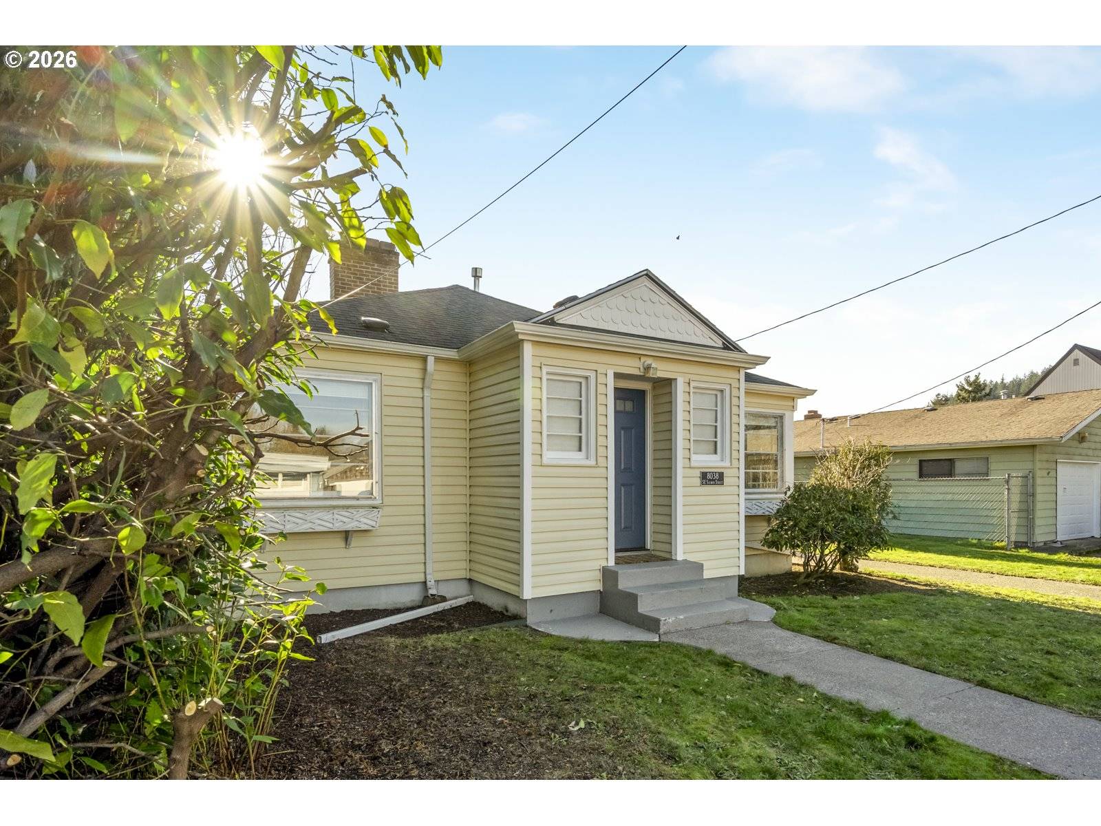 Portland, OR 97215,8038 SE SALMON ST