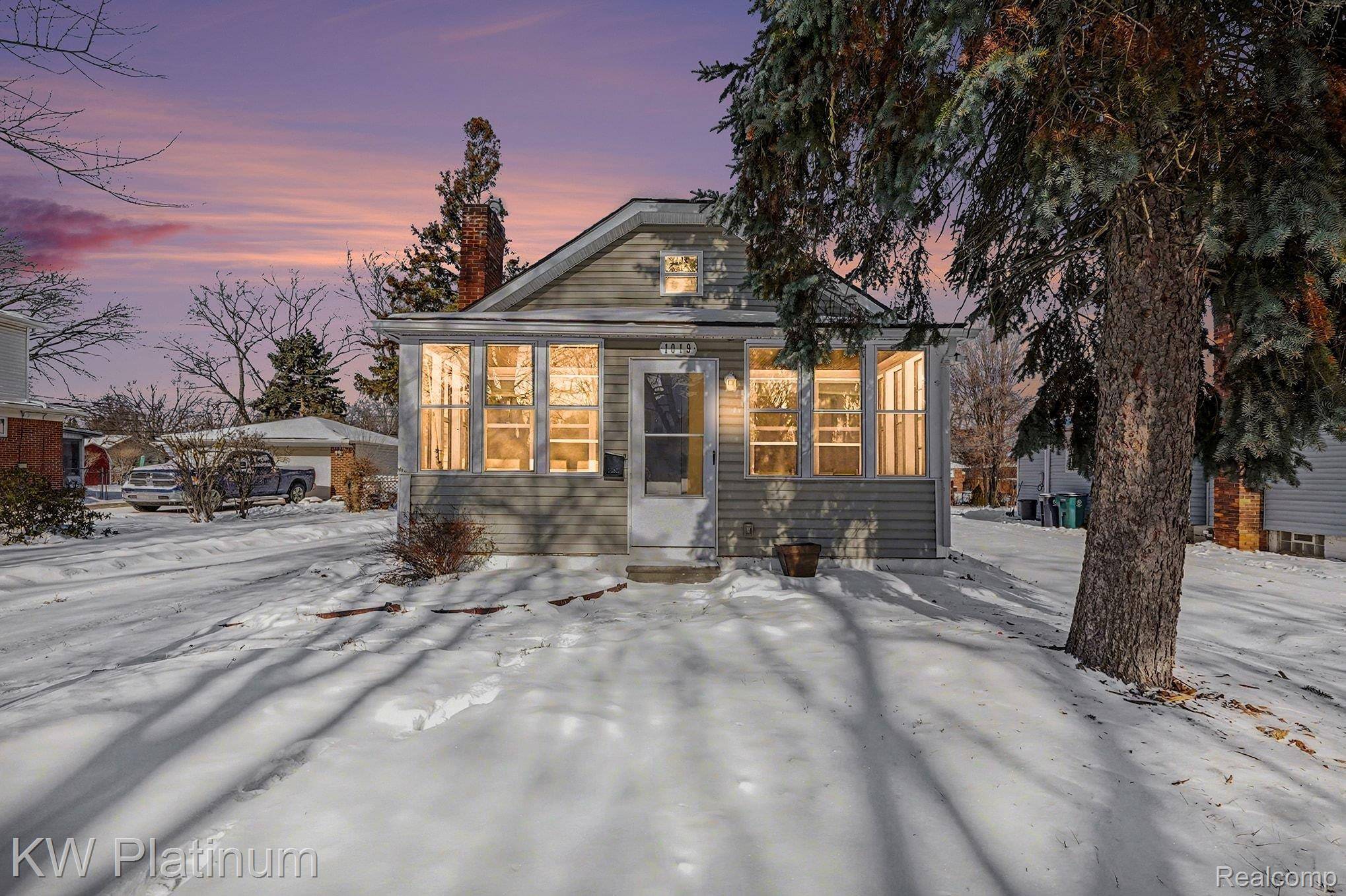 Royal Oak, MI 48073,1019 E Windemere AVE