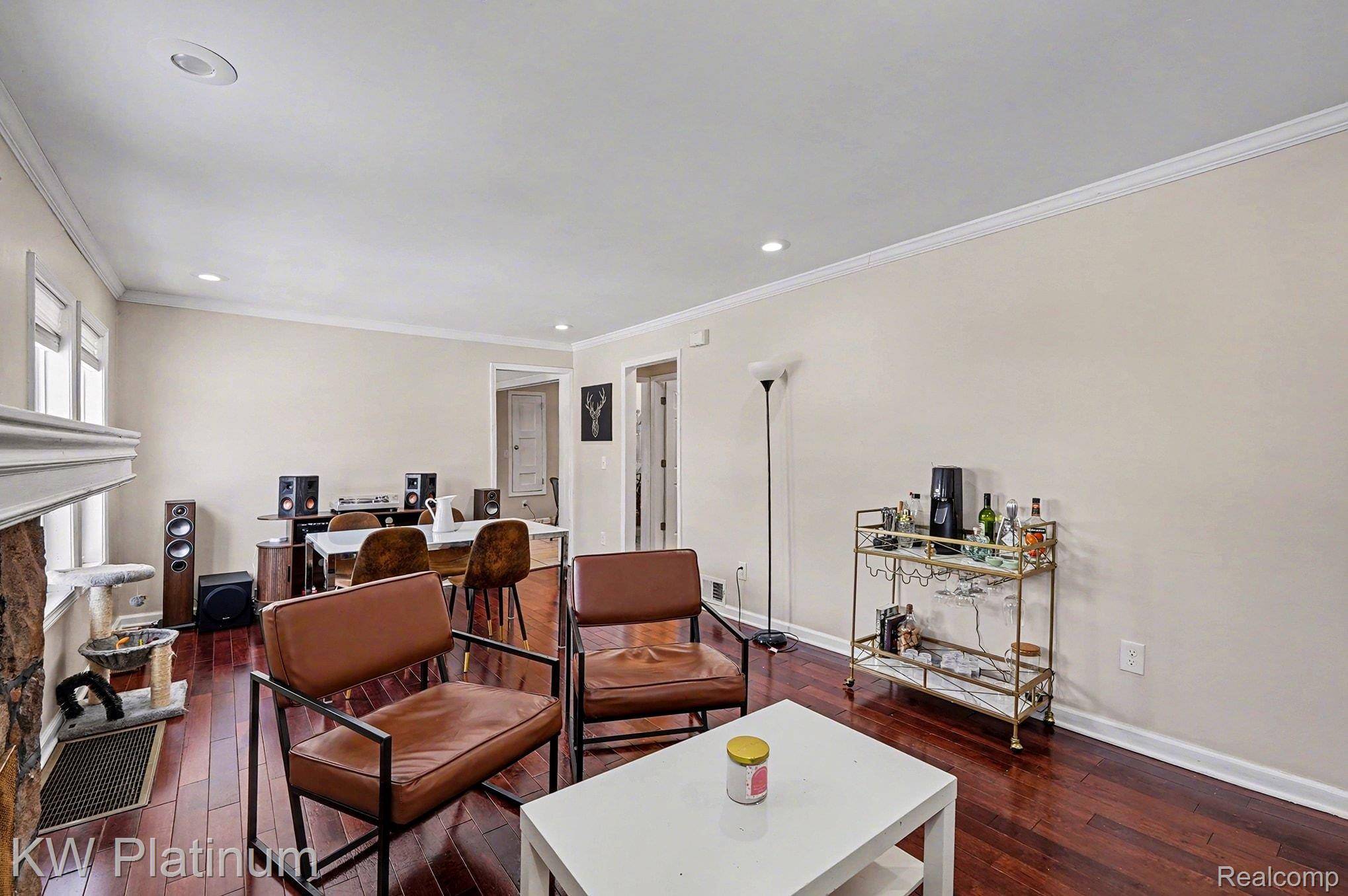 Royal Oak, MI 48073,1019 E Windemere AVE