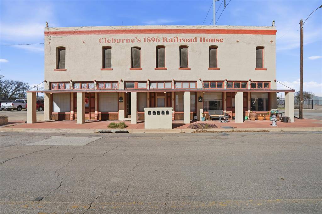 Cleburne, TX 76031,421 E Henderson Street