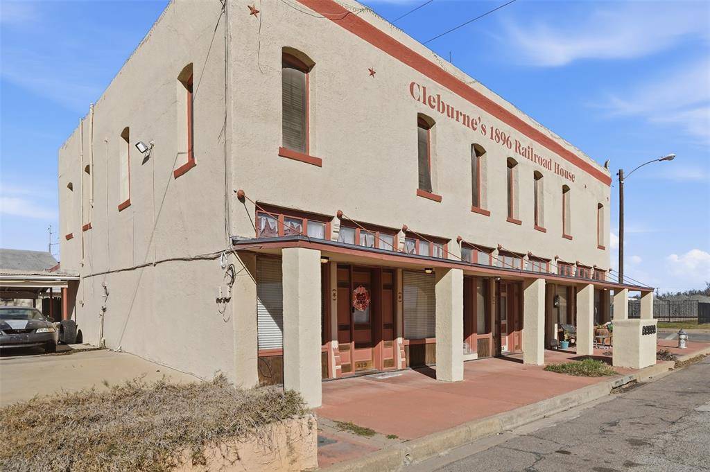Cleburne, TX 76031,421 E Henderson Street