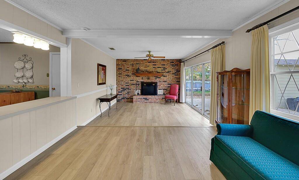 Mcgregor, TX 76657,136 Bowie Street