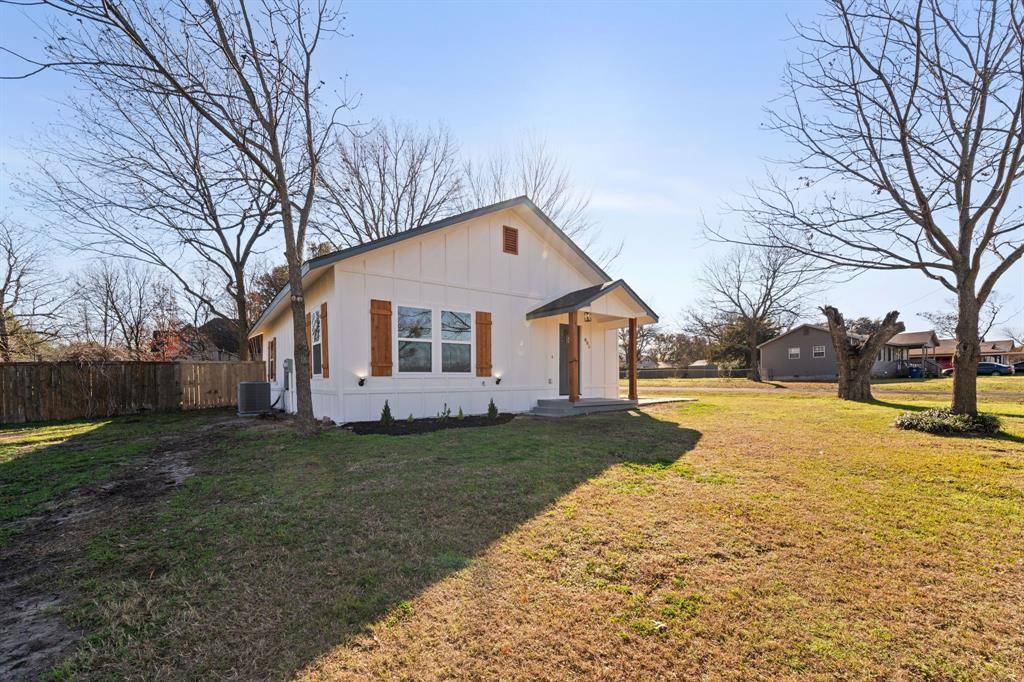 Ennis, TX 75119,801 E Brown Street
