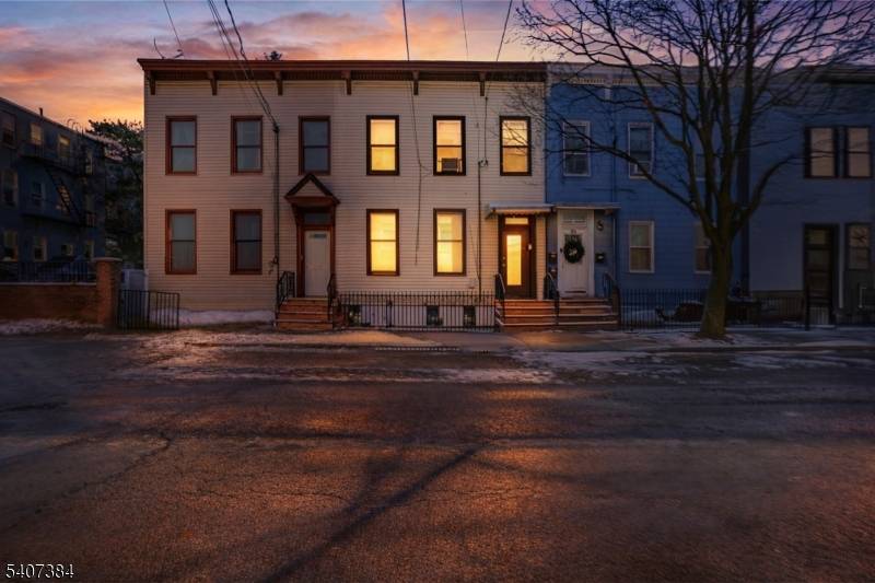 Jersey City, NJ 07306,34 Concord St