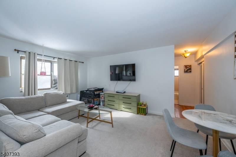 Fort Lee Boro, NJ 07024,3071 Edwin Ave #2F