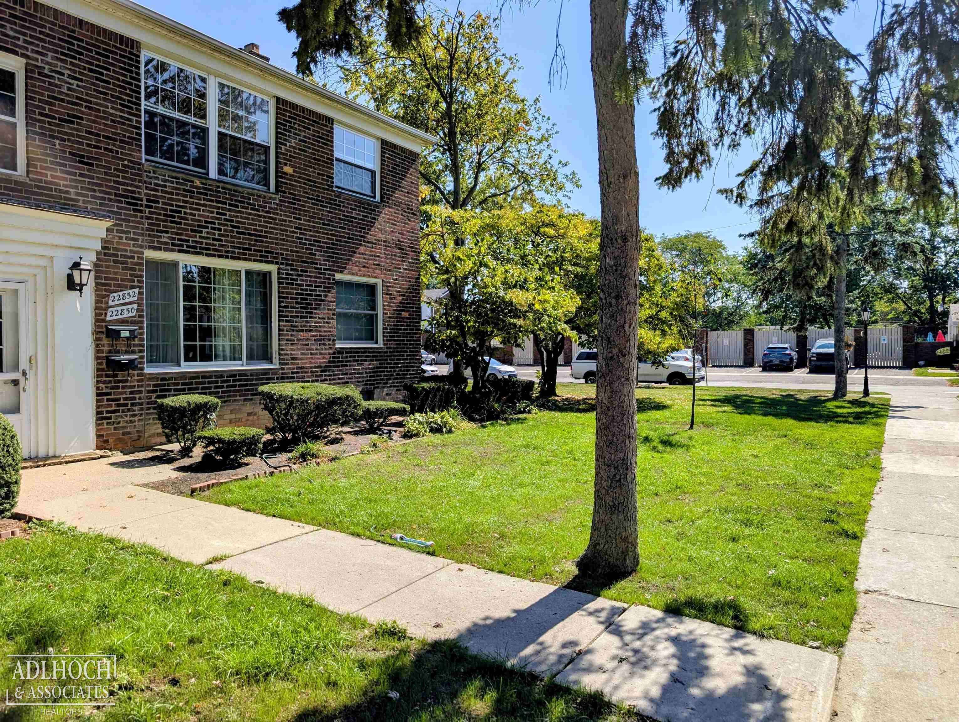 Saint Clair Shores, MI 48080,22852 Allen CT