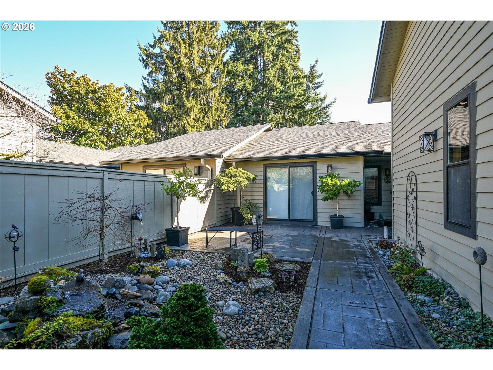 Eugene, OR 97401,1133 SPYGLASS DR