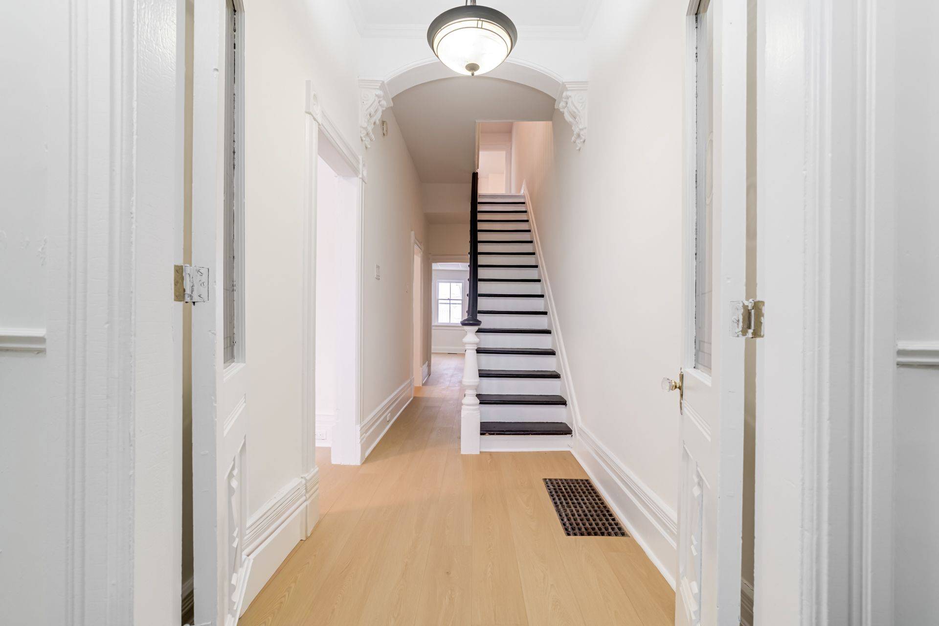 Toronto C01, ON M6J 3A9,68 Brookfield ST