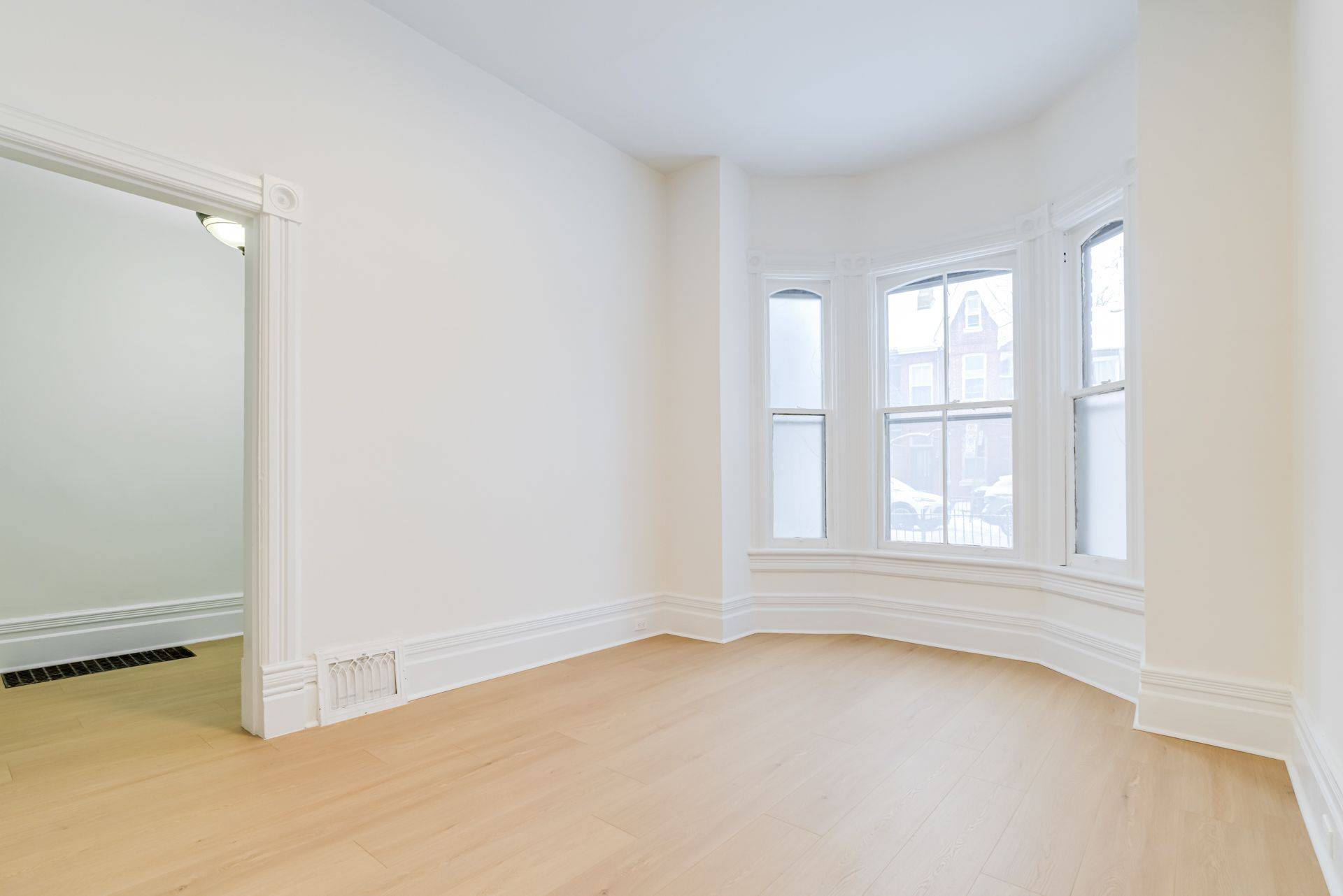 Toronto C01, ON M6J 3A9,68 Brookfield ST