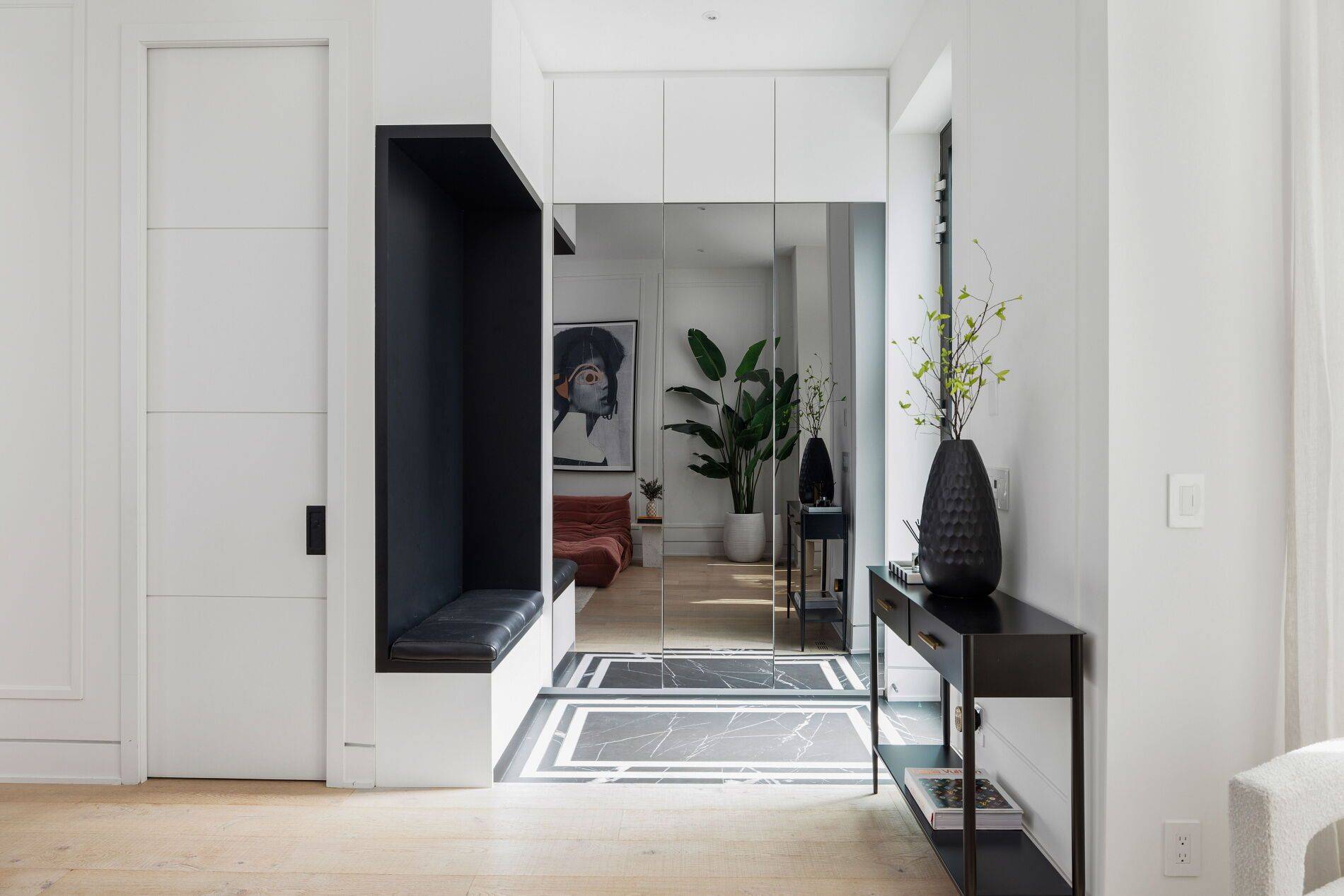 Toronto C01, ON M6J 3B2,17 Lakeview AVE