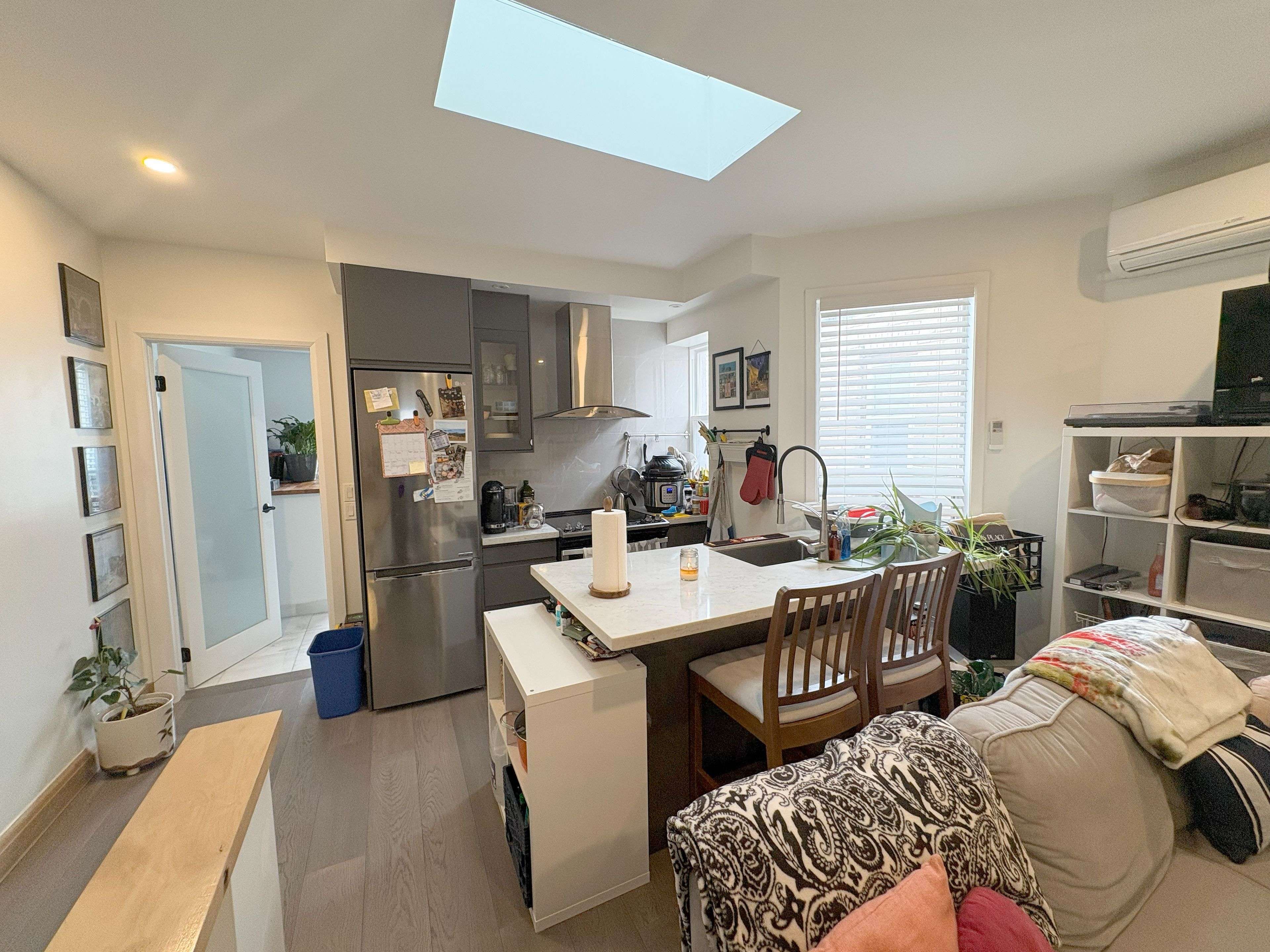 Toronto C01, ON M6H 3Y3,488 Lansdowne AVE #2nd Floor