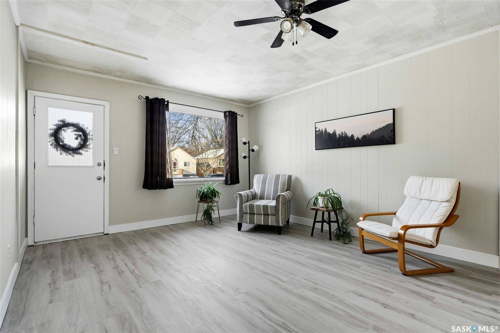 Regina, SK S4T 3L3,745 Elphinstone STREET