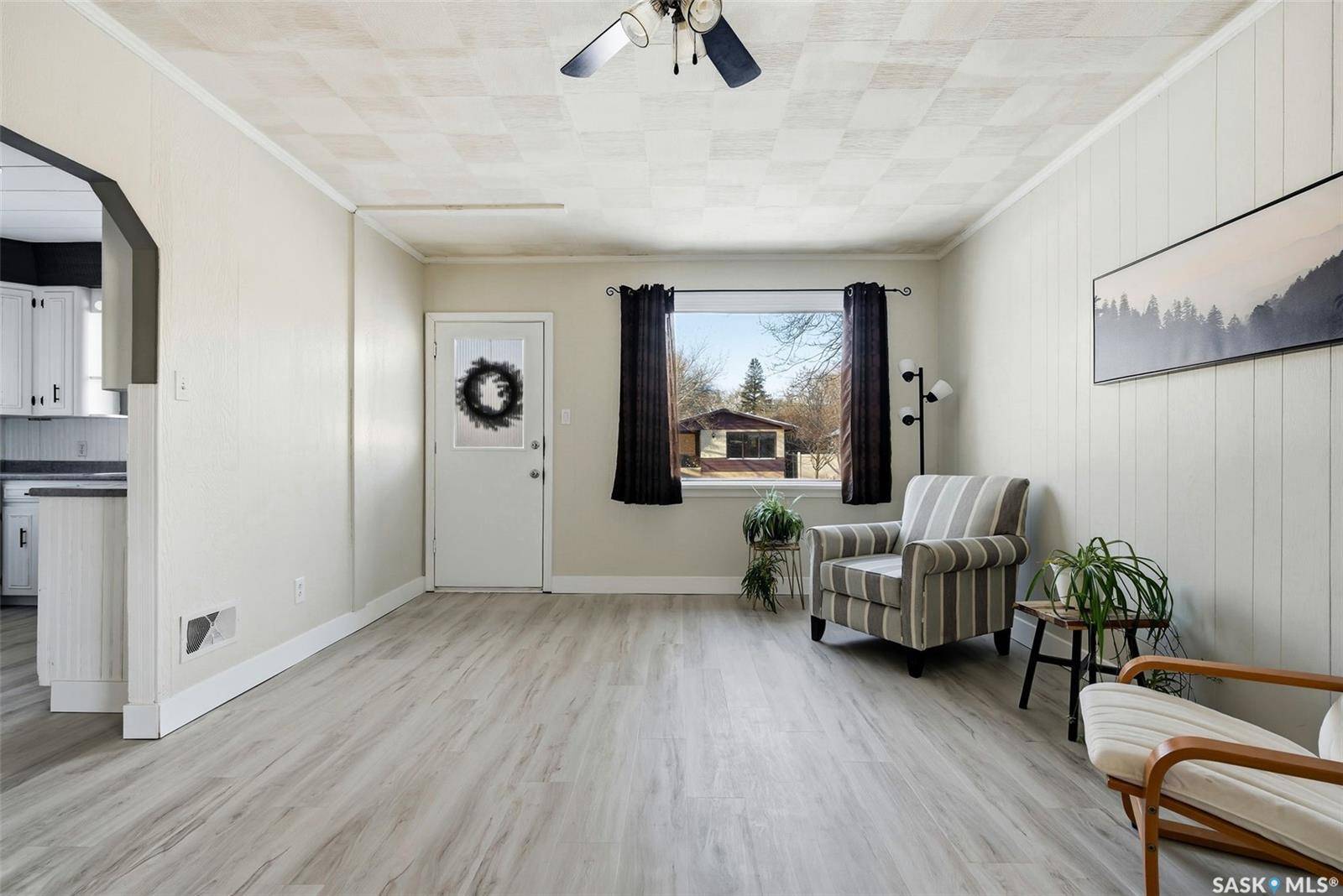 Regina, SK S4T 3L3,745 Elphinstone STREET