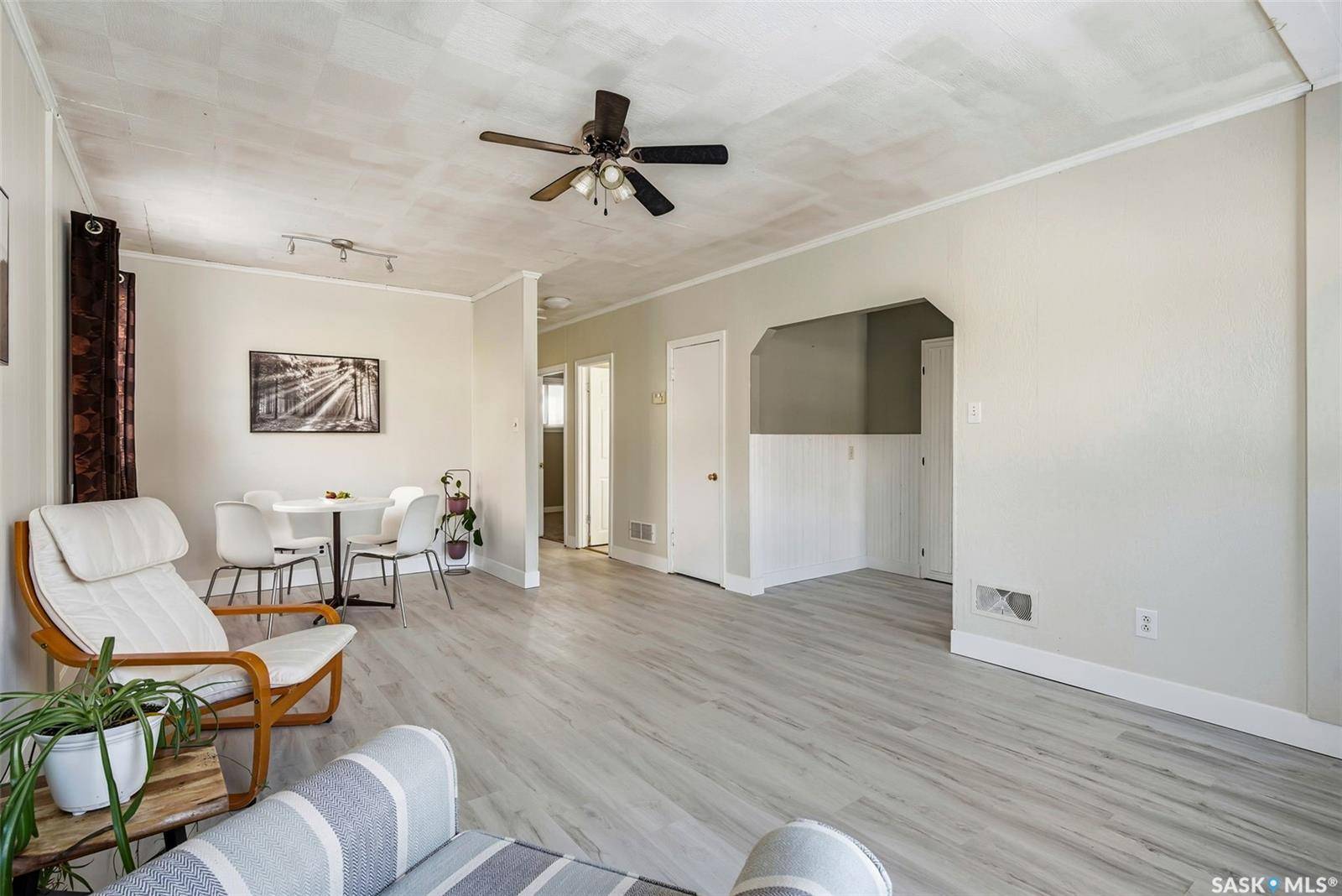 Regina, SK S4T 3L3,745 Elphinstone STREET