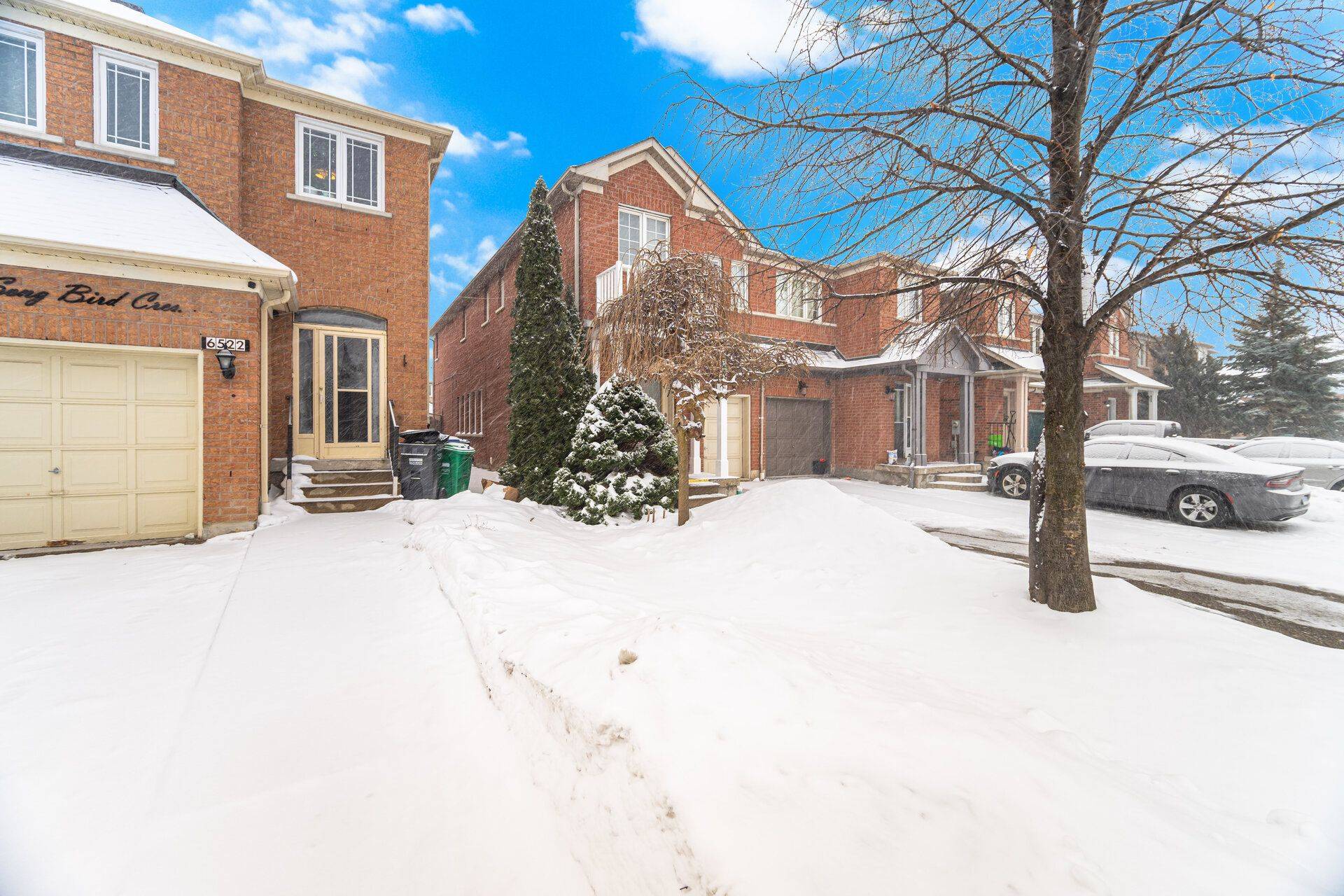 Mississauga, ON L5W 1E1,6526 Song Bird CRES