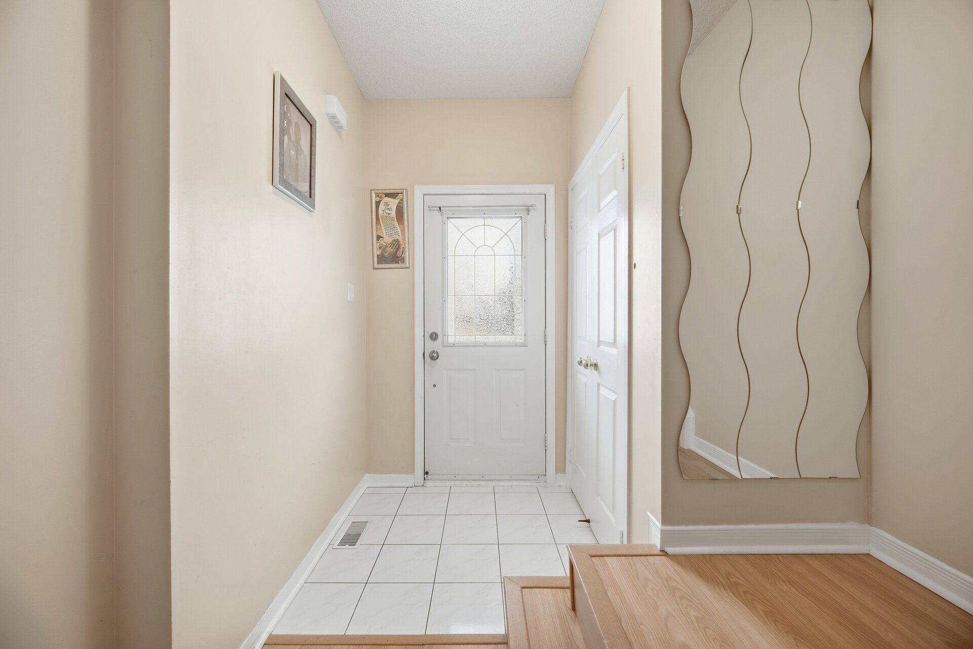 Mississauga, ON L5W 1E1,6526 Song Bird CRES