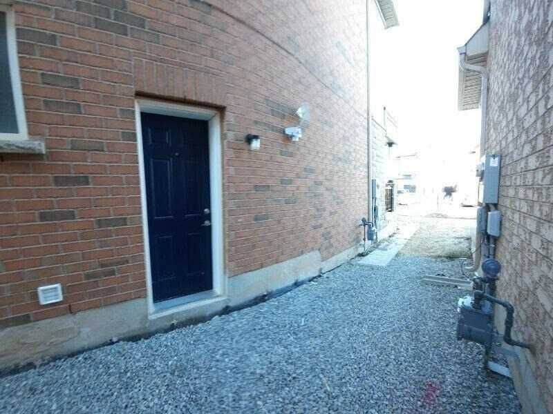 Brampton, ON L6X 3B1,32 Wasaga RD #Lower