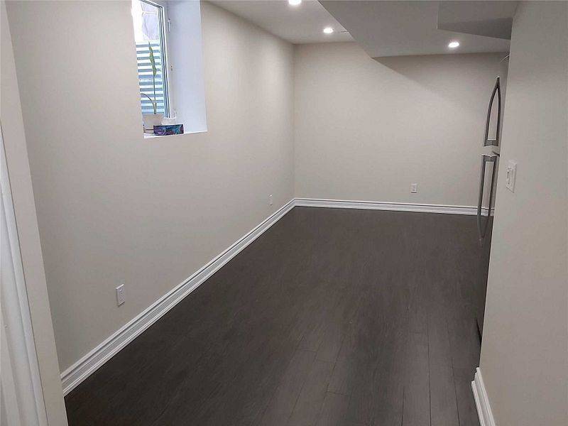 Brampton, ON L6X 3B1,32 Wasaga RD #Lower