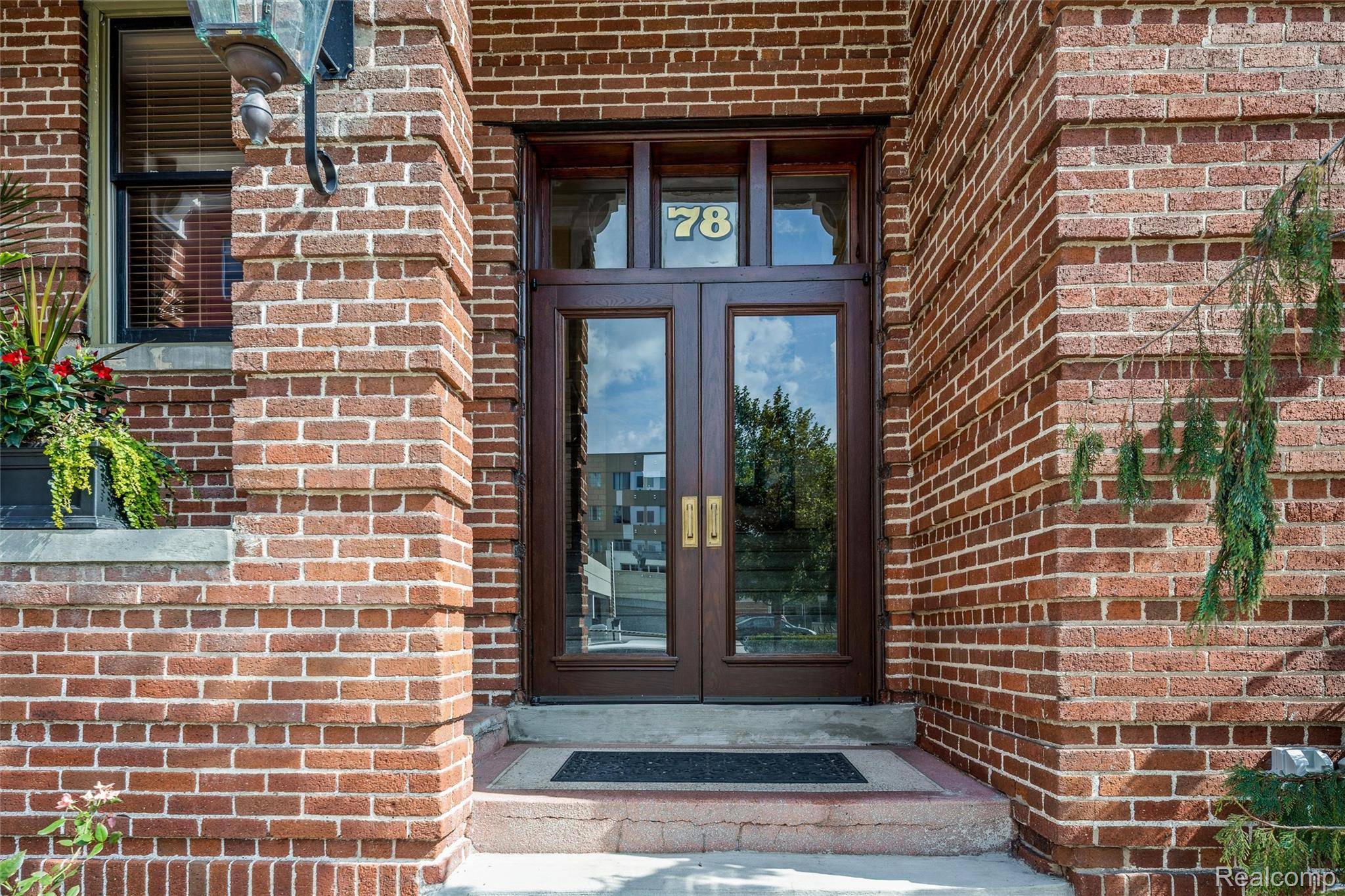 Detroit, MI 48201,78 Watson ST #16