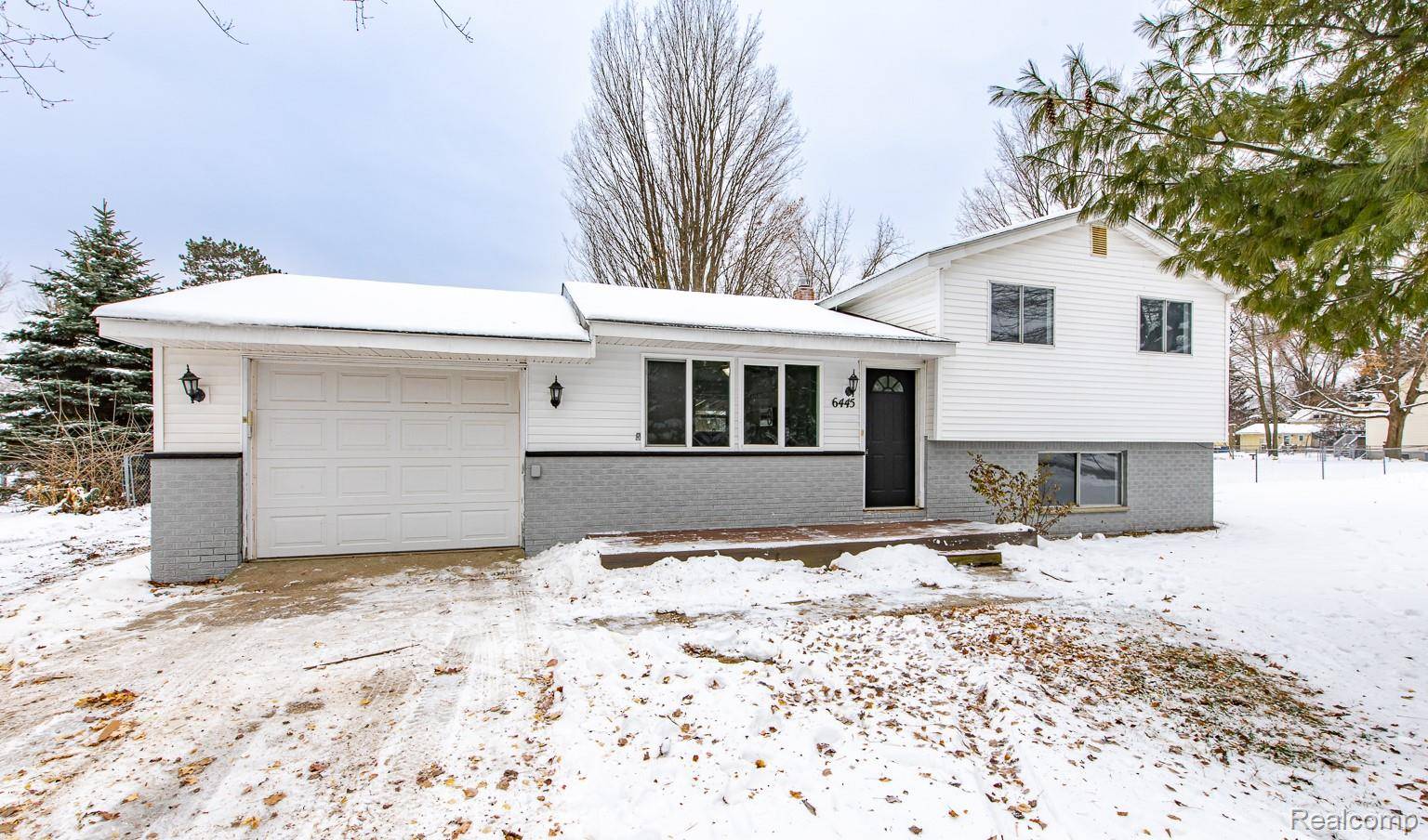 Waterford, MI 48327,6445 Pontiac Lake RD