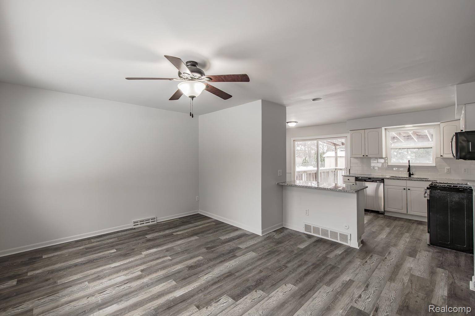 Waterford, MI 48327,6445 Pontiac Lake RD