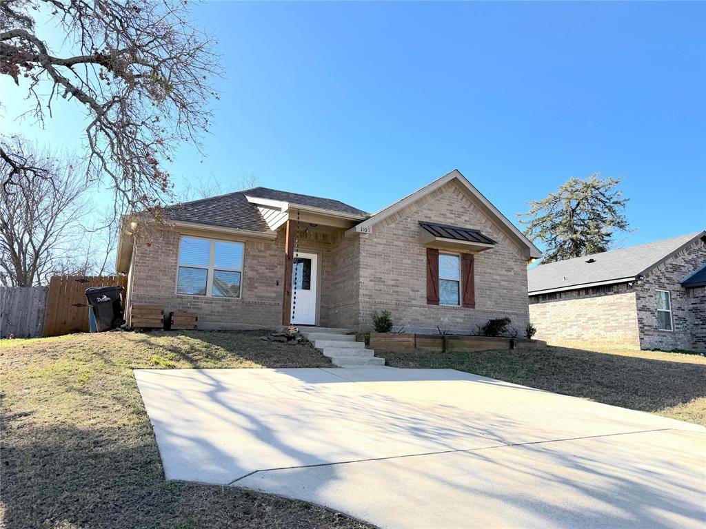 Denison, TX 75020,1108 W Day Street