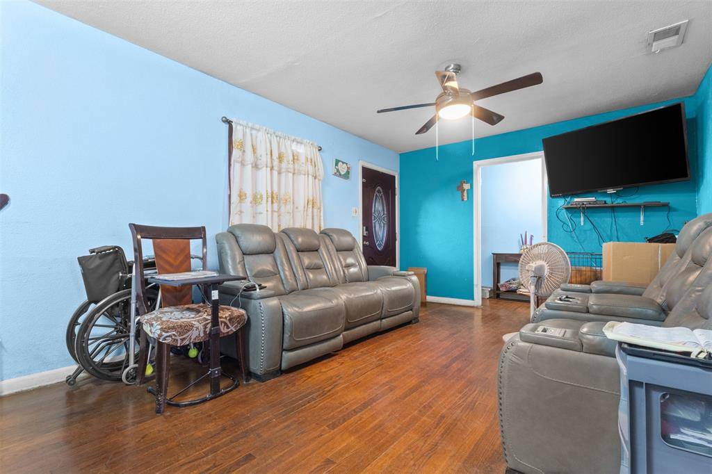 Dallas, TX 75228,2620 Barnes Bridge Road