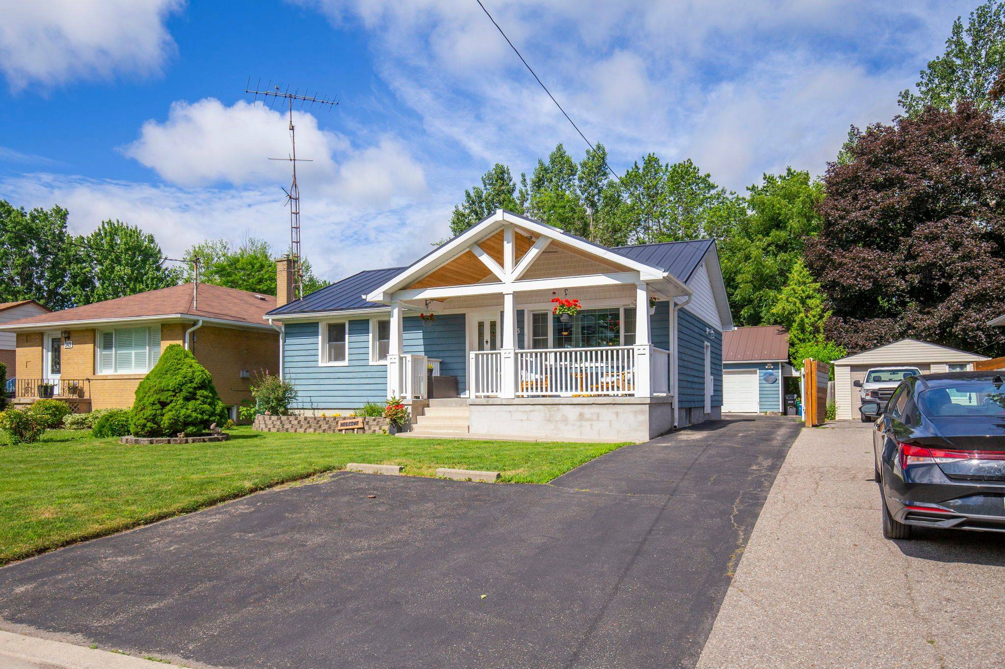 Milton, ON L9T 1X6,353 Kingsleigh CT