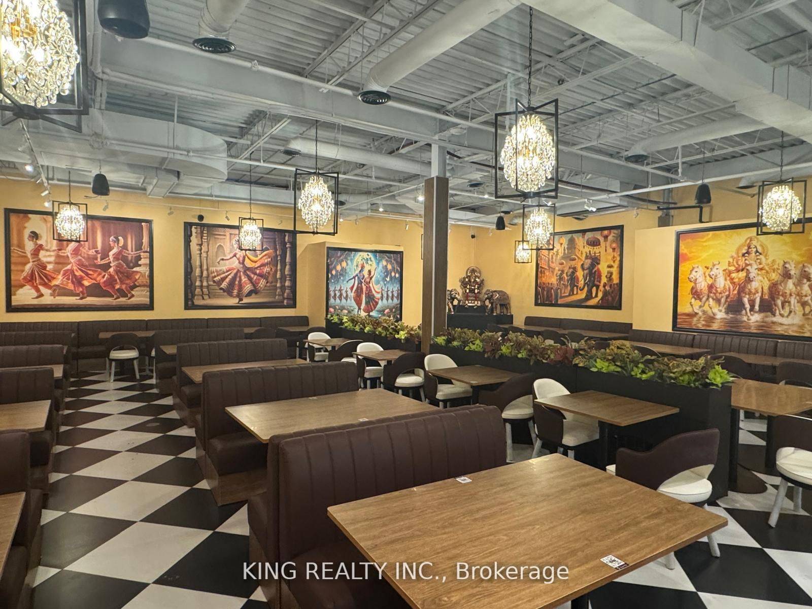 Brampton, ON L6W 3W8,2 County Crt BLVD #R170