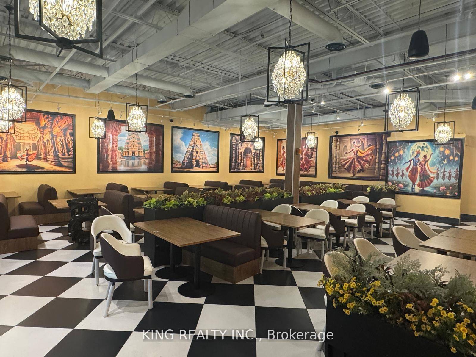 Brampton, ON L6W 3W8,2 County Crt BLVD #R170