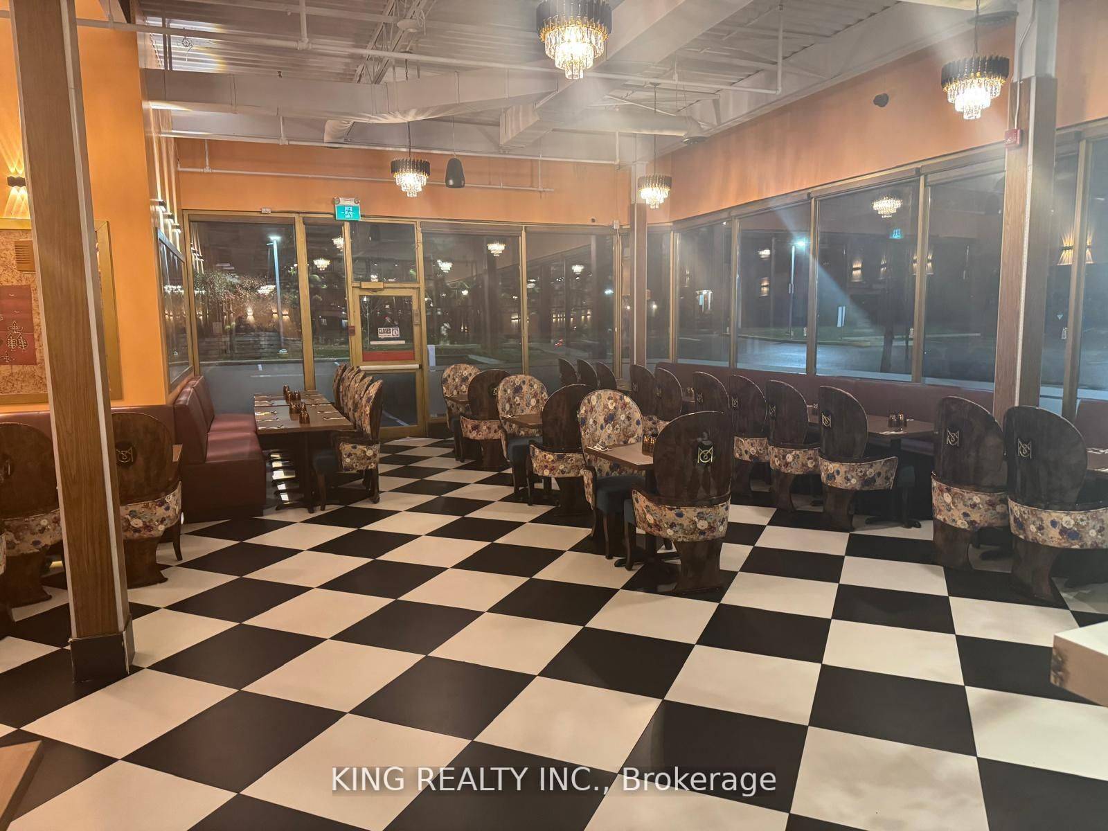 Brampton, ON L6W 3W8,2 County Crt BLVD #R170