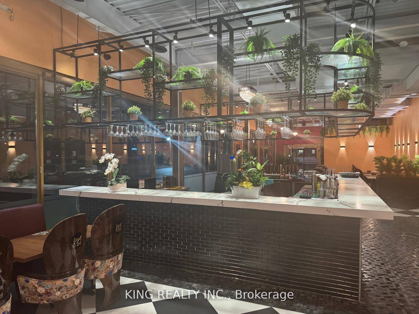 Brampton, ON L6W 3W8,2 County Crt BLVD #R170