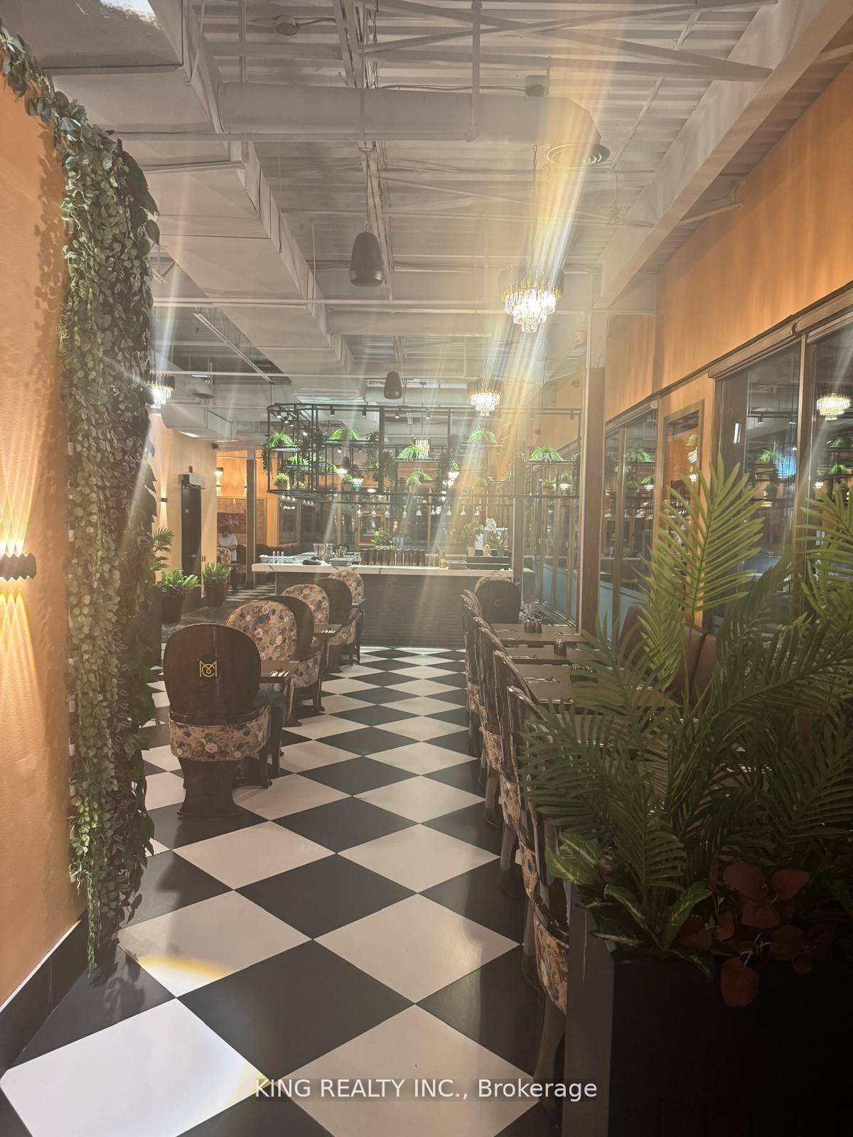 Brampton, ON L6W 3W8,2 County Crt BLVD #R170