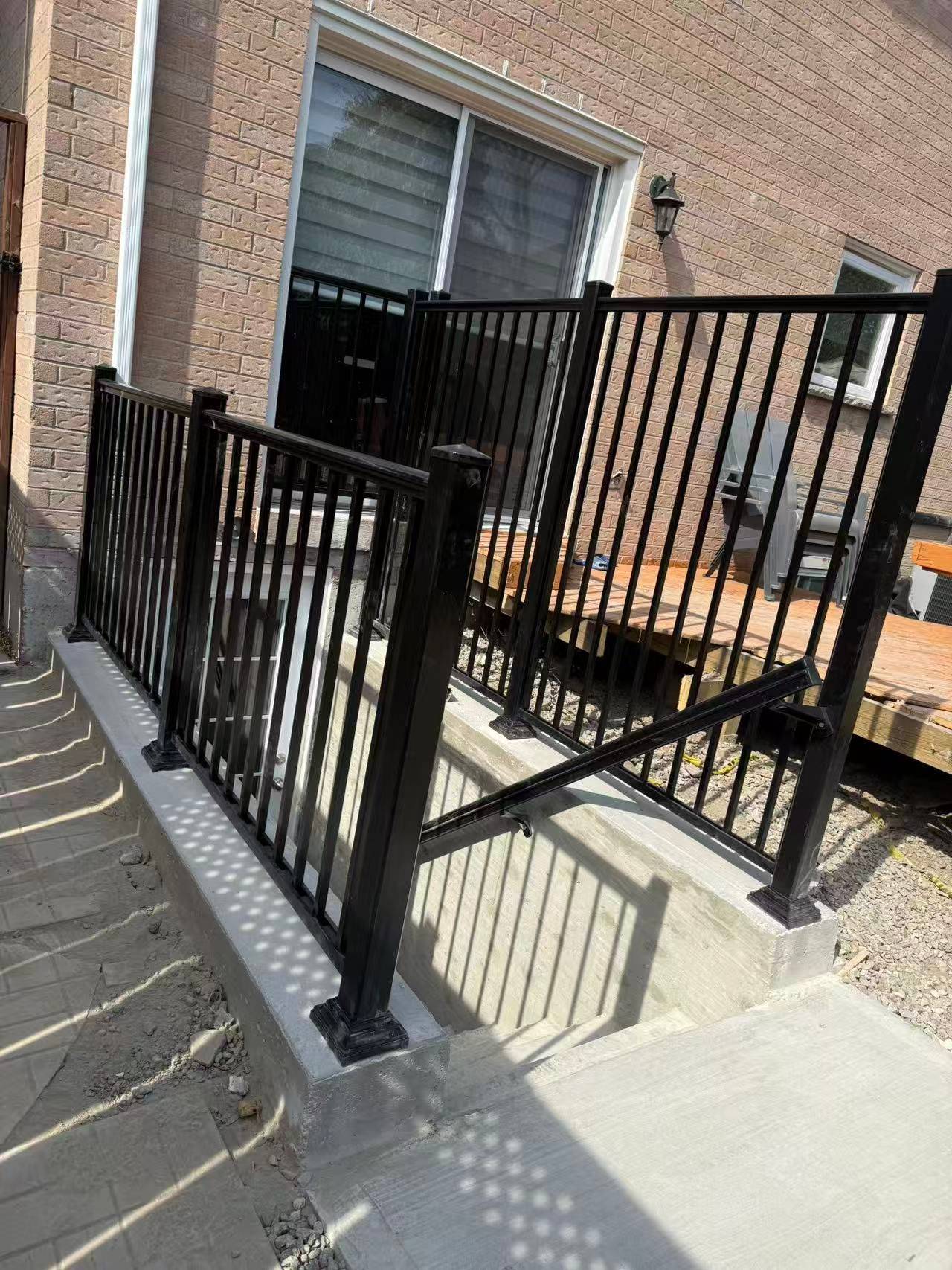 Mississauga, ON L5V 2A5,826 Winterton WAY