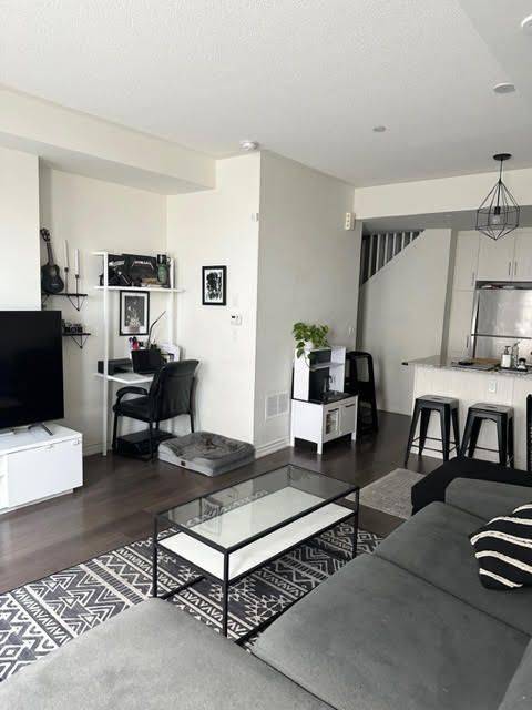 Toronto W06, ON M8W 0A9,125 Long Branch AVE #21