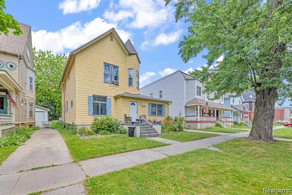 Port Huron, MI 48060,819 Court ST #2